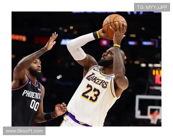 布克回应裁判报告无意义 只会让球员和球迷更加沮丧